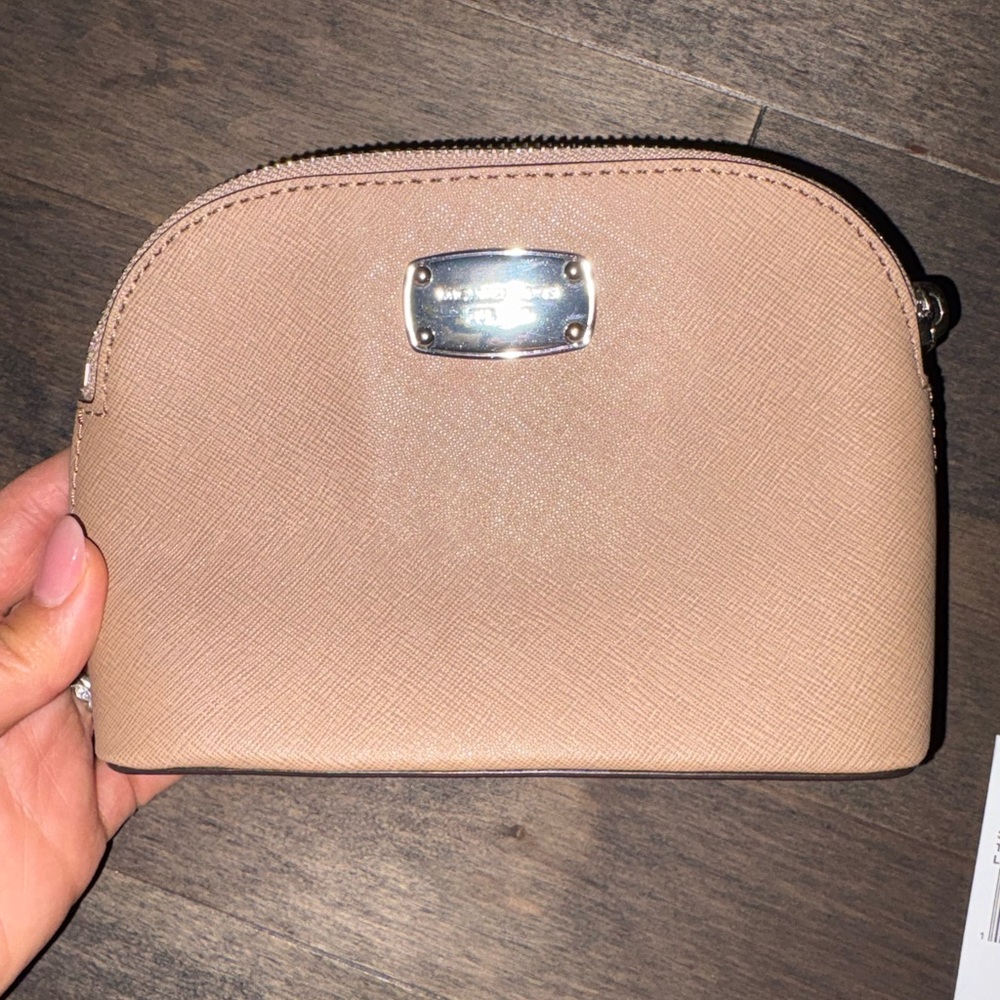 Michael Kors travel pouch - Picture 1 of 7